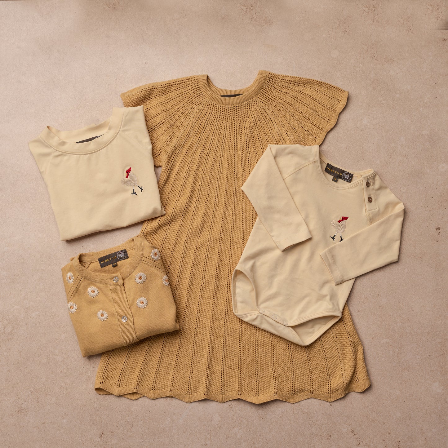 Hanevild Cardigan til piger med marguritter Blouses italien straw