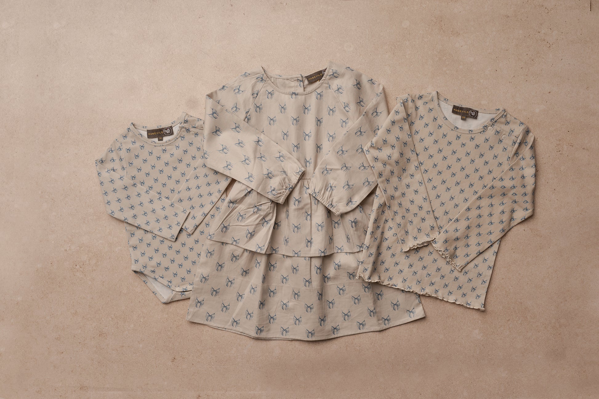 Hanevild Kjole med sløjfer - til piger Dresses Summer sand