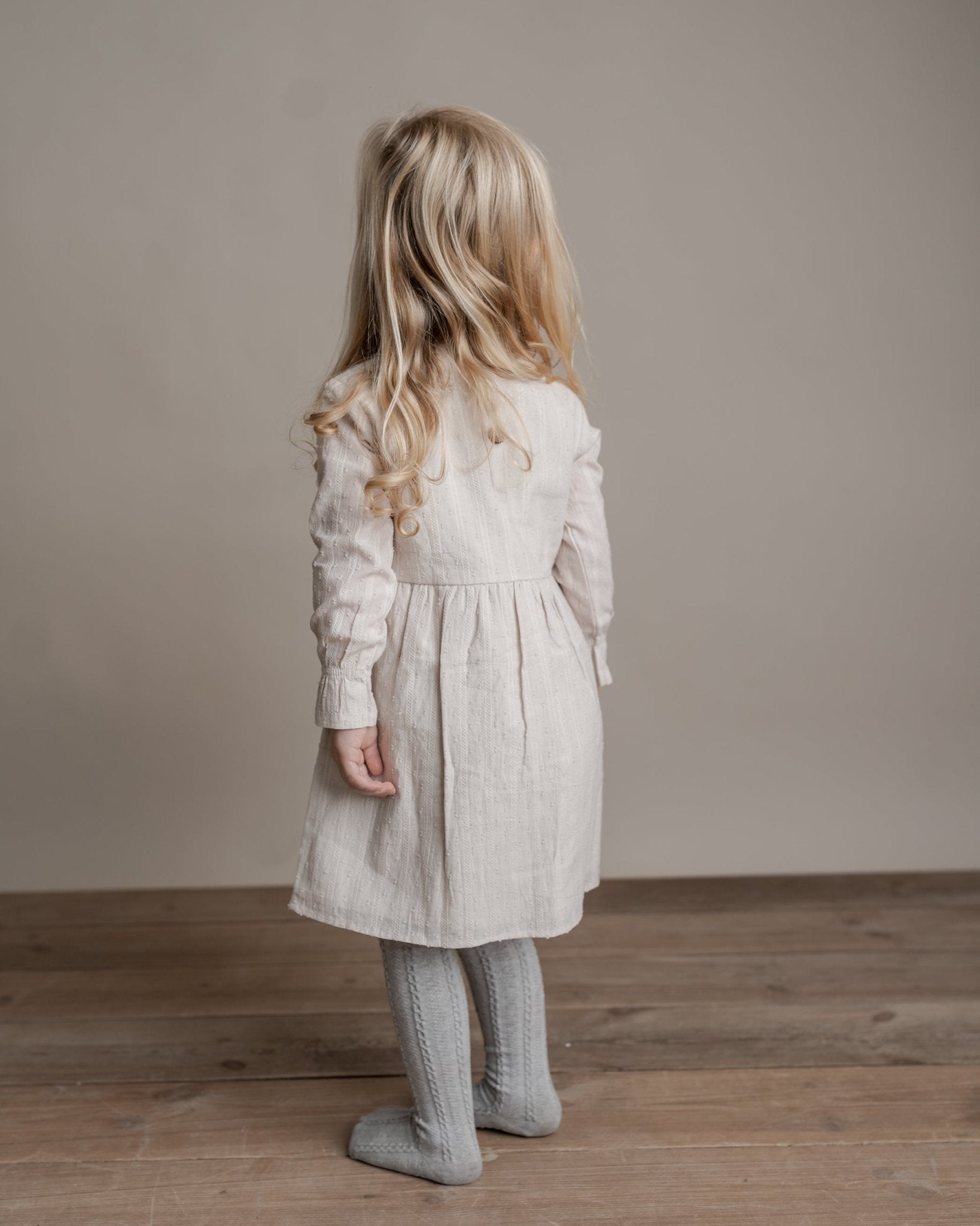 Blonde kjole - Hanevild