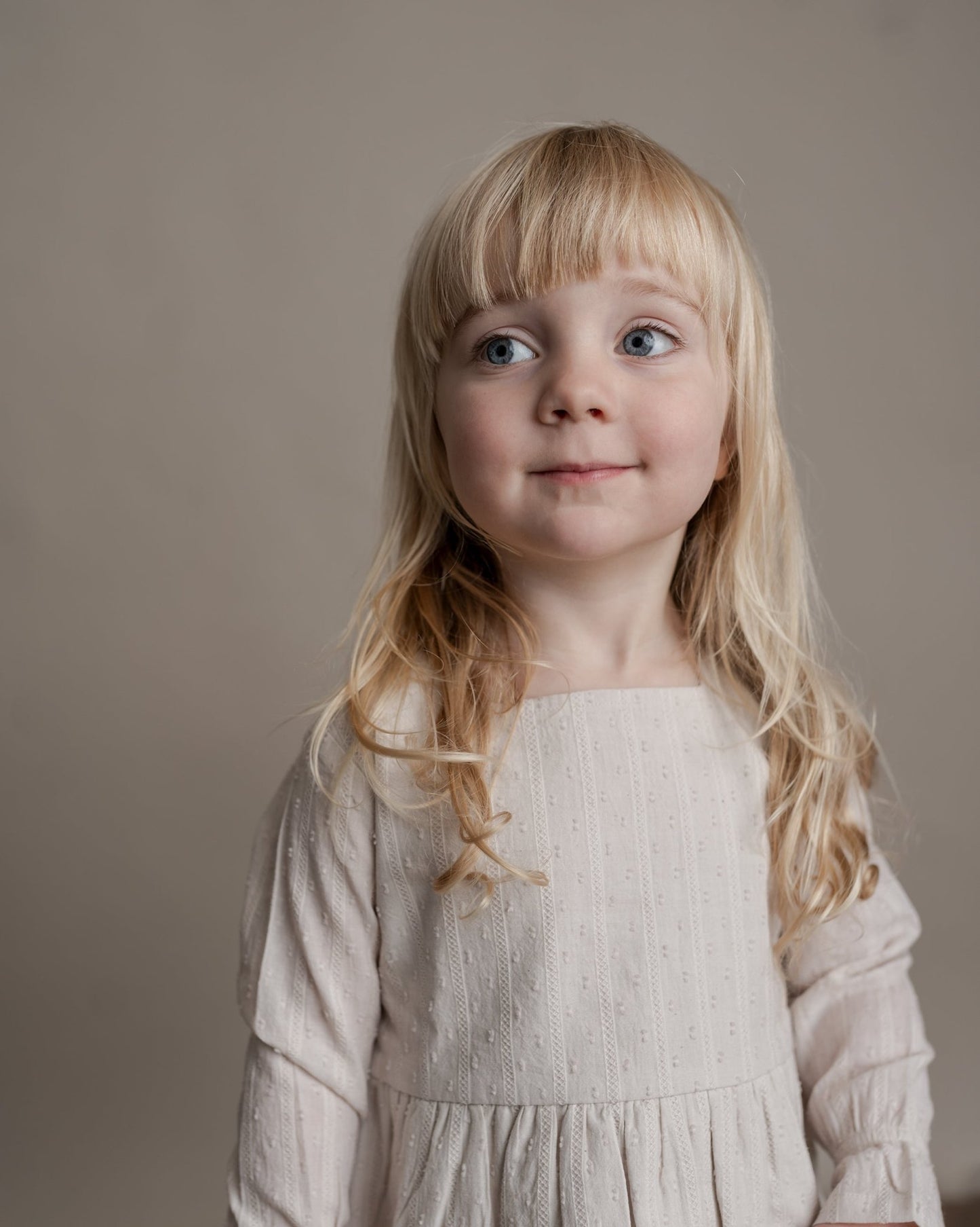 Blonde kjole - Hanevild