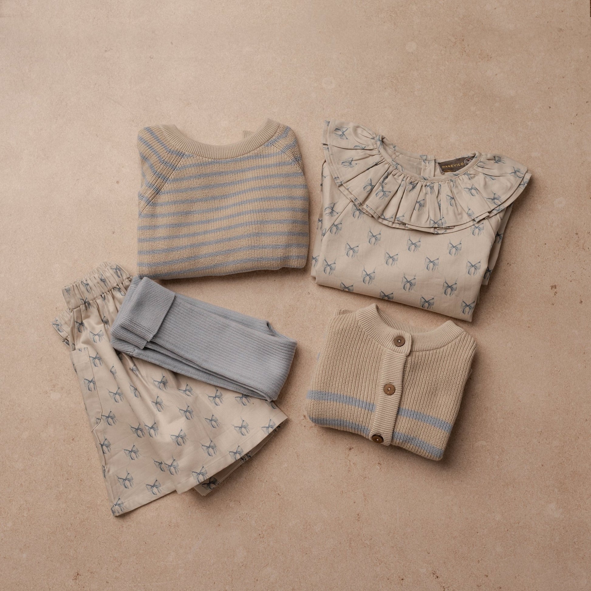 Bluse med sløjfer - piger - Summer sand - Hanevild