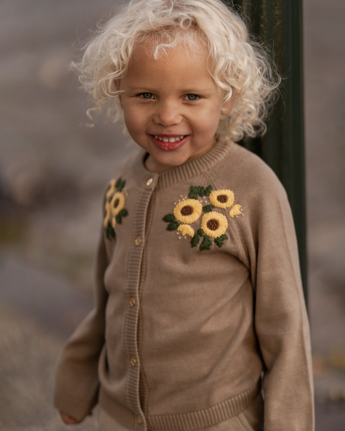 sunflower cardigan – sand - økologisk bomuld - Hanevild